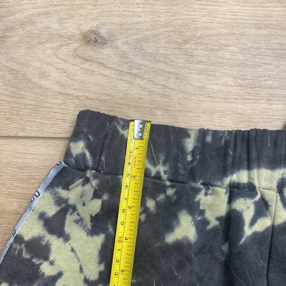 LF | Tracker | Lace Up Gym Sweat Shorts - Picture 14 of 15